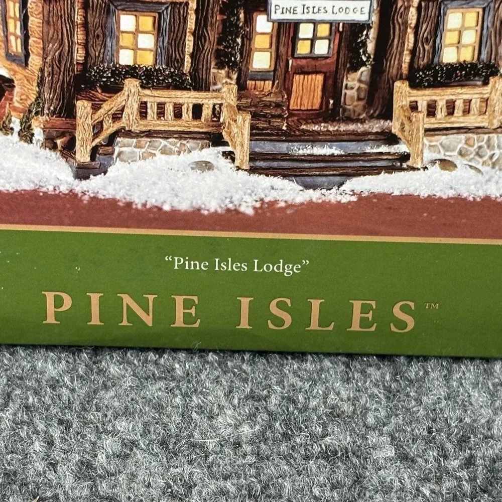 Department 56 Pine Isles Lodge Simple Traditions in orig box Winter Ski Cabin